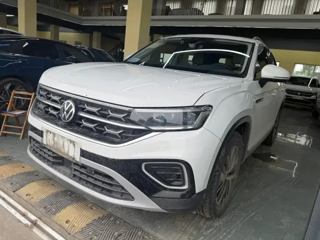 Фотография автомобиля — Volkswagen Tayron