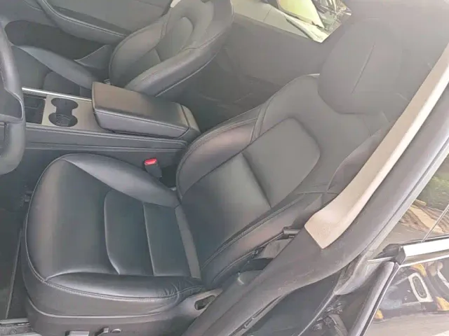 Tesla Model Y — Фото автомобиля 14