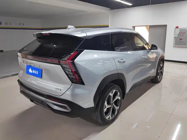 Geely Boyue L — Фото автомобиля 3