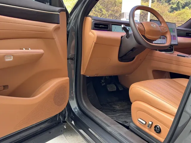 Dongfeng Aeolus L8 — Фото автомобиля 13