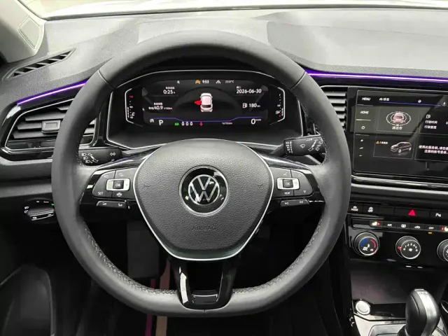 Volkswagen T-Roc — Фото автомобиля 8