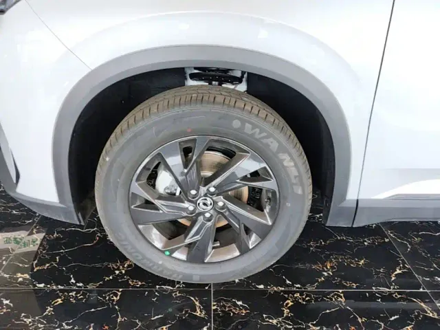Dongfeng SKY EV01 — Фото автомобиля 22