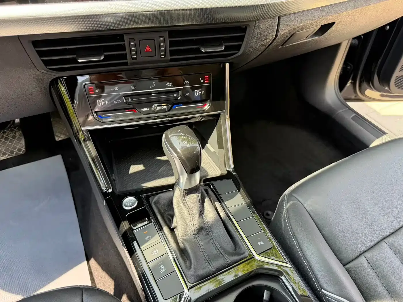 Volkswagen Passat 2023 Facelift 280TSI Elite Edition — Фото автомобиля 16