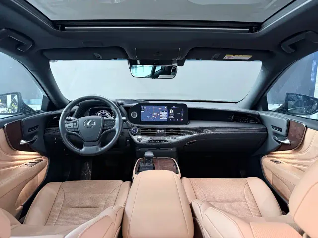 Lexus LS — Фото автомобиля 16