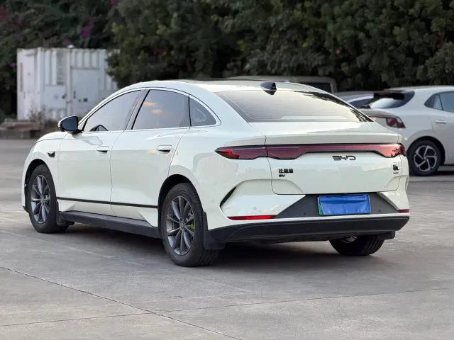 BYD Qin L — Фото автомобиля 4