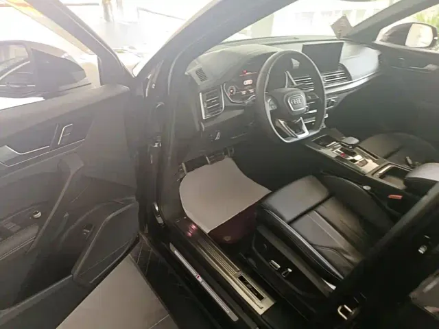 Audi Q5L — Фото автомобиля 11