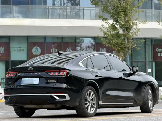 Ford Mondeo — Фото автомобиля 20