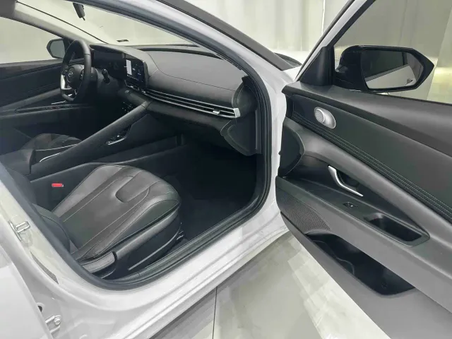 Hyundai Elantra — Фото автомобиля 19
