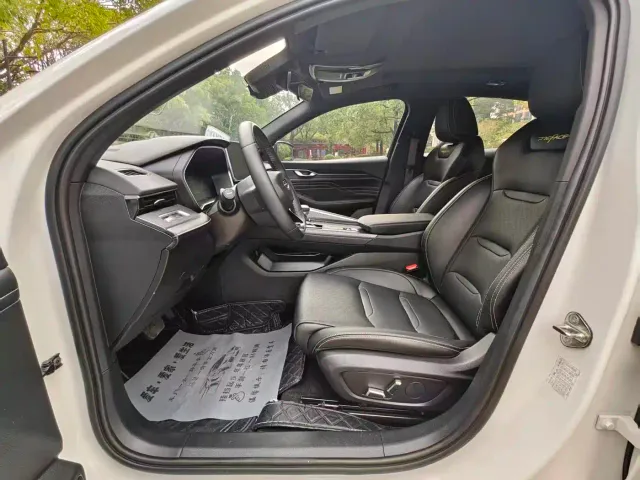 Geely Xingrui — Фото автомобиля 4