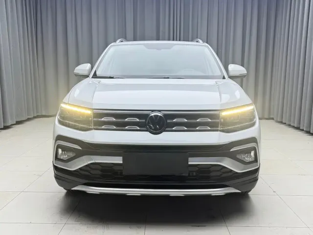 Volkswagen T-Cross — Фото автомобиля 2