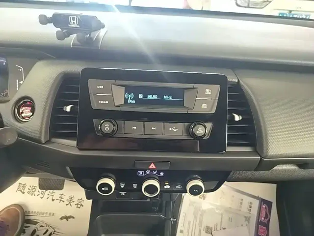 Honda Fit — Фото автомобиля 12