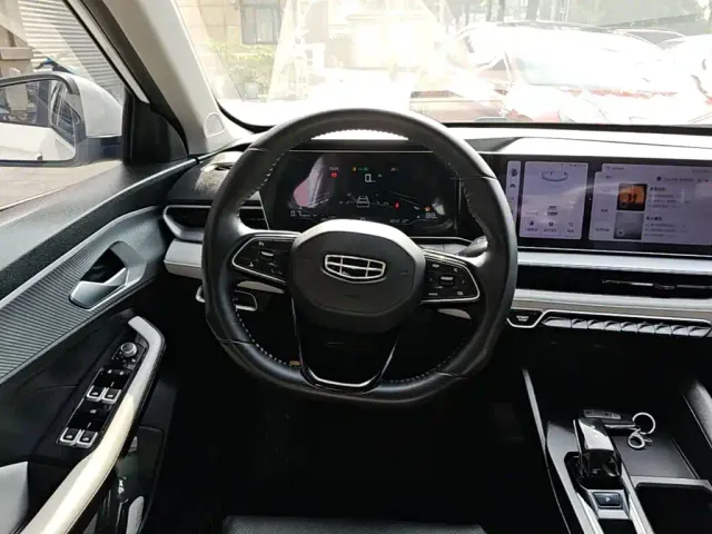 Geely Binrui — Фото автомобиля 10