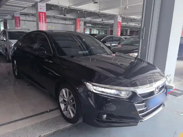 Honda Accord — Фото автомобиля 3