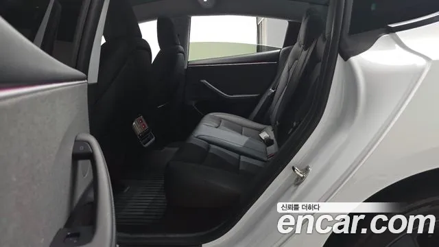 Tesla Model 3 — Фото автомобиля 26