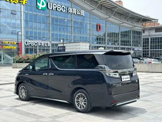 Toyota Vellfire — Фото автомобиля 5