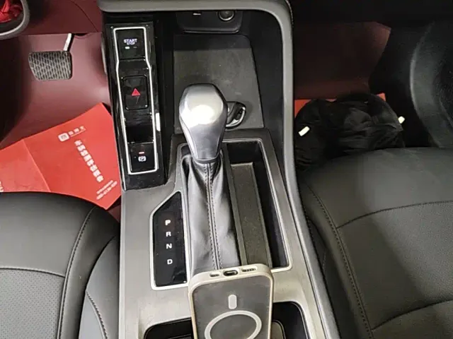 Roewe i5 — Фото автомобиля 13