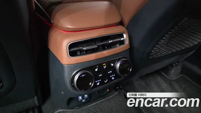 Genesis GV70 2.5T Бензин AWD — Фото автомобиля 19