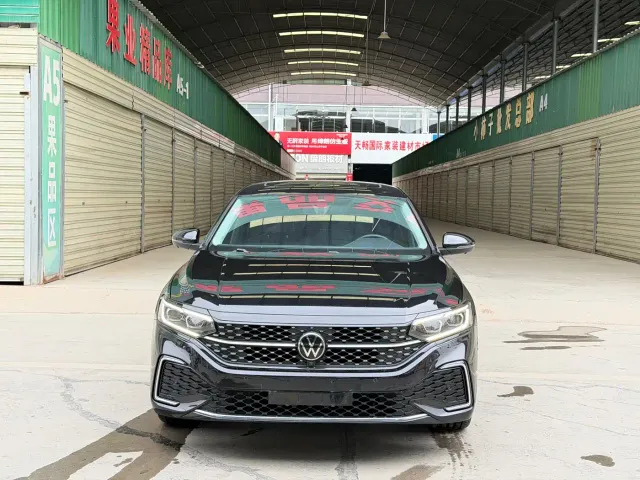 Volkswagen Passat — Фото автомобиля 2