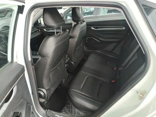 Geely Emgrand — Фото автомобиля 5