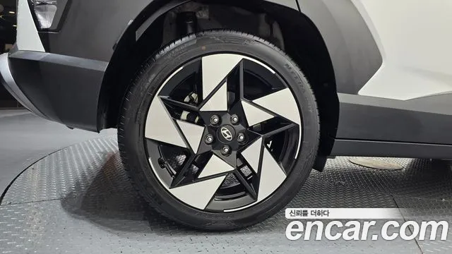 Hyundai Kona — Фото автомобиля 5