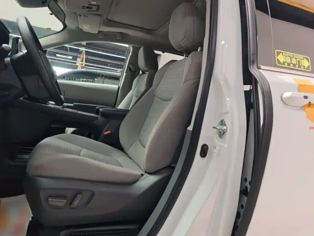 Toyota Sienna — Фото автомобиля 14