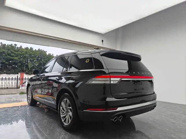 Lincoln Aviator — Фото автомобиля 6