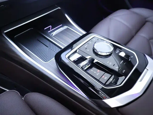 BMW 7 Series — Фото автомобиля 12