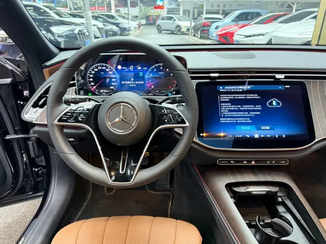 Mercedes-Benz E-Class — Фото автомобиля 17