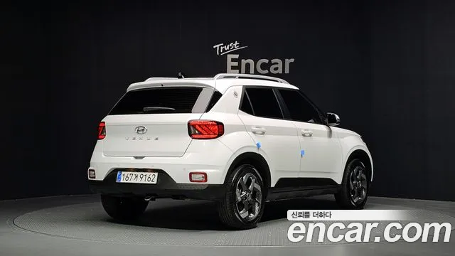 Hyundai Venue — Фото автомобиля 2
