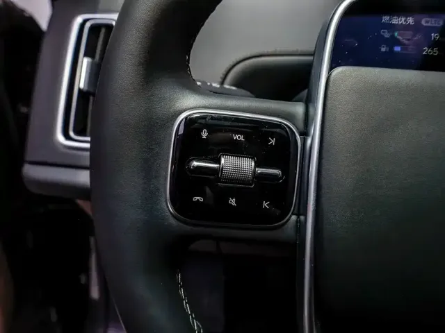 Li Auto Li Xiang L9 2025 Ultra Smart Renewal Edition — Фото автомобиля 25