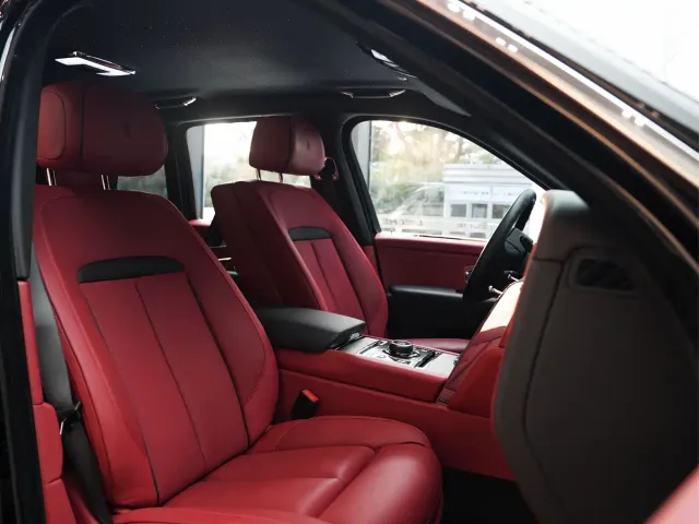 Rolls-Royce Cullinan — Фото автомобиля 11