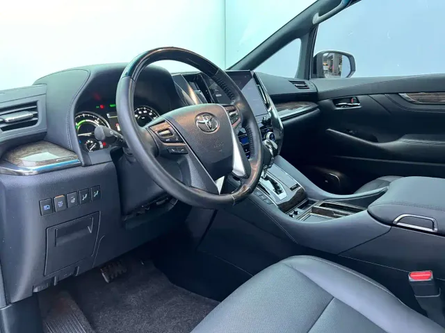 Toyota Alphard — Фото автомобиля 7