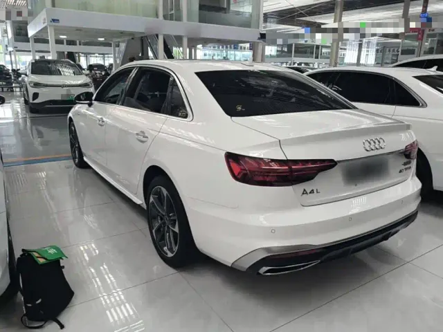 Audi A4L — Фото автомобиля 4