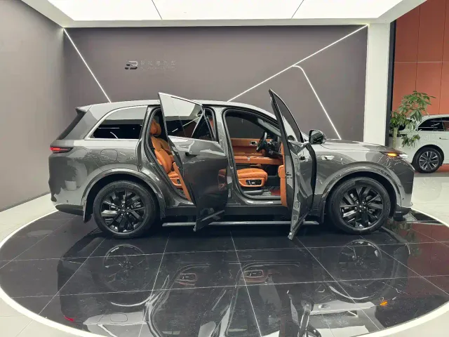 Li Auto L8 — Фото автомобиля 6