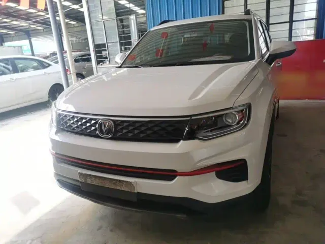 Changan CS35 Plus — Фото автомобиля 2