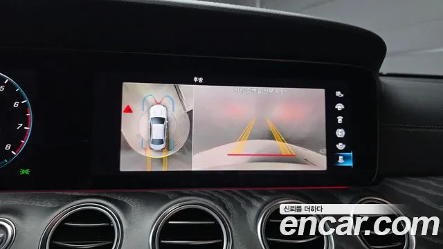 Mercedes-Benz E-Class — Фото автомобиля 22
