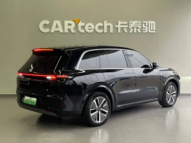 Li Auto L8 — Фото автомобиля 4
