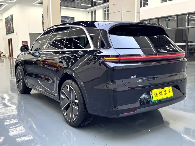 Li Auto L6 — Фото автомобиля 16
