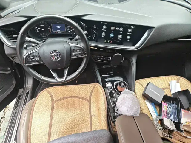 Buick Envision Plus — Фото автомобиля 10