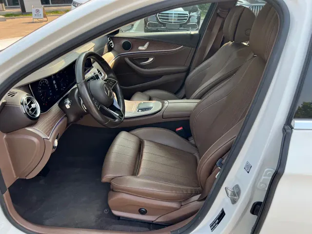 Mercedes-Benz E-Class — Фото автомобиля 10