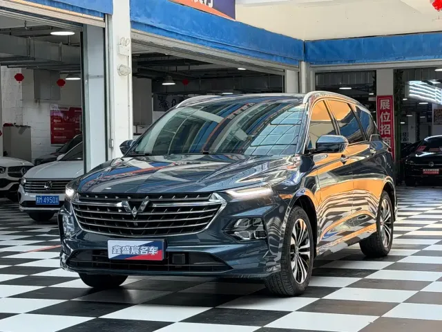 Фотография автомобиля — Wuling Victory