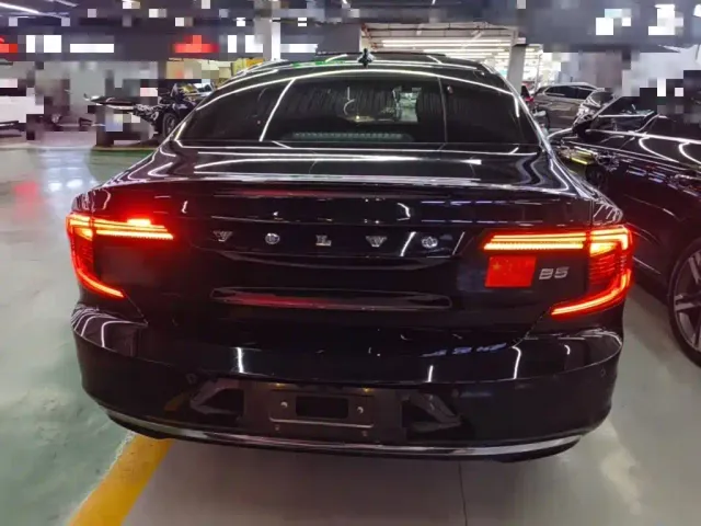 Volvo S90 — Фото автомобиля 5