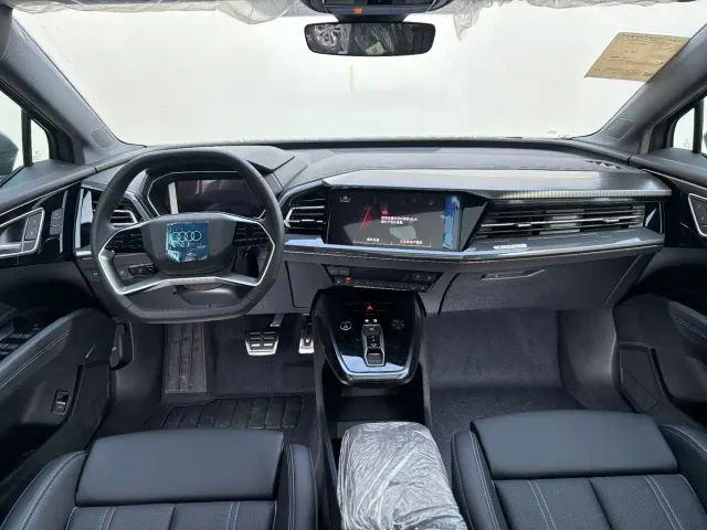 Audi Q4 e-tron — Фото автомобиля 7