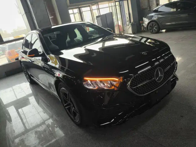 Mercedes-Benz E-Class — Фото автомобиля 21