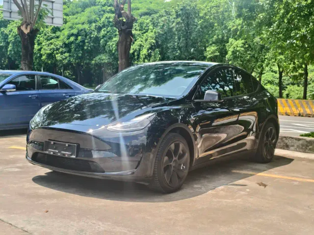 Фотография автомобиля — Tesla Model Y