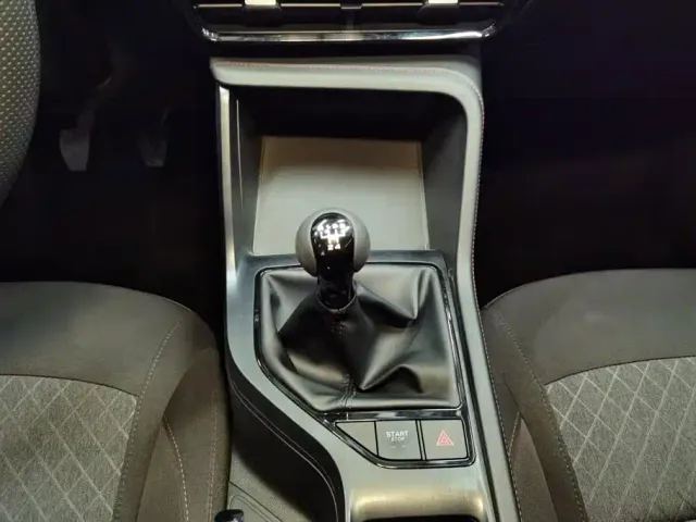 Roewe i5 — Фото автомобиля 16