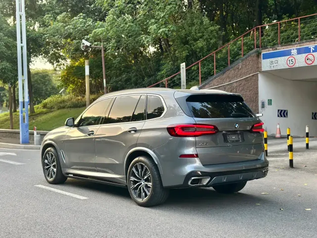 BMW X5 — Фото автомобиля 4