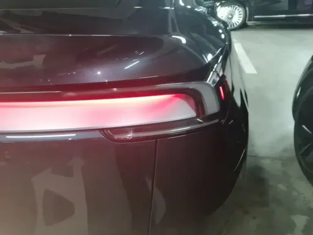 Tesla Model Y — Фото автомобиля 7