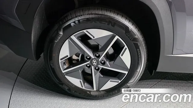 Hyundai Tucson Новый Tucson (NX4) Бензин 1.6 турбо 2WD — Фото автомобиля 5