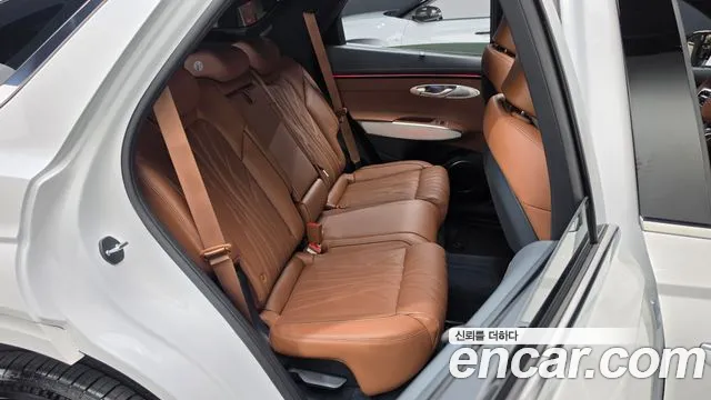Genesis GV70 — Фото автомобиля 17